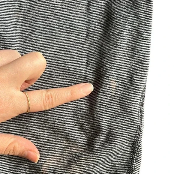 Lululemon capris - Picture 5 of 6